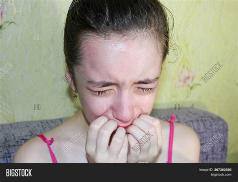 Crying Girl Porn Videos 